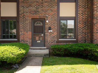 Property at 18W101 Standish Ln, Villa Park, IL