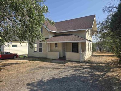 220 8th Ave S