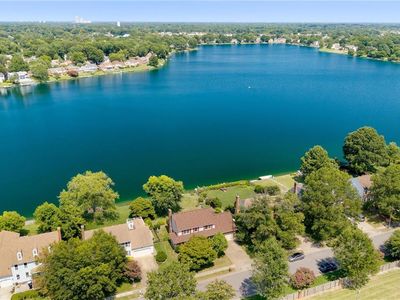 1581 Lake James Dr