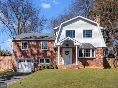 319 W Conestoga Rd