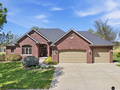 8800 Oakmont Dr