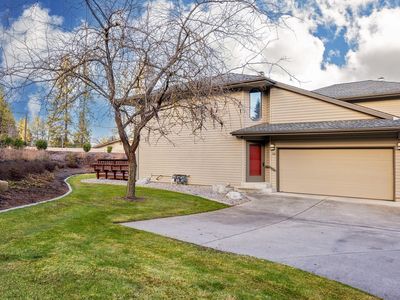 726 W Briar Cliff Ct