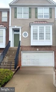4 Addison Ct