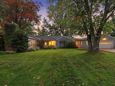 390 River Hts