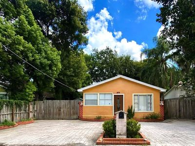 1906 E New Orleans Ave