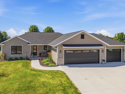 2747 Stonebrook Dr