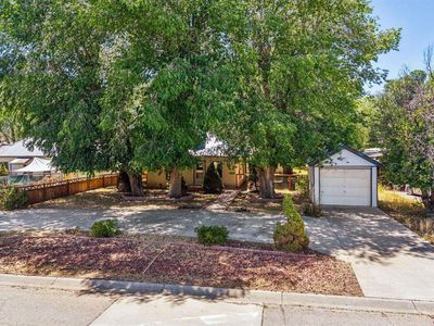 935 Shoshone Avenue
