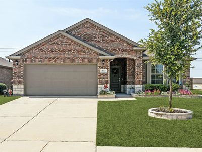 917 Crepe Myrtle Ln