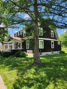 4 Bartlett Ave