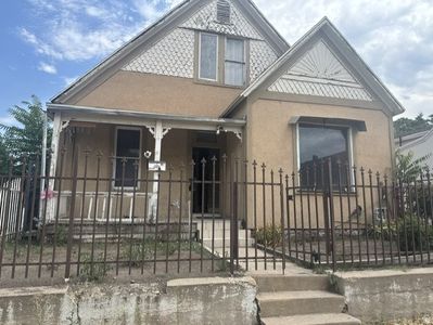 2214 Ogden Ave