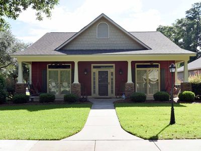 1732 Red Oak Ln