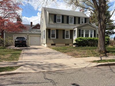 8 Chester Avenue