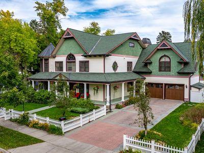 305 Columbia Ave