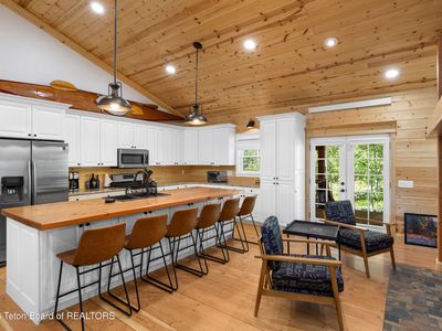 98 Sugar Loaf Dr