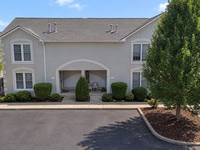 102 Bentley Parc #5