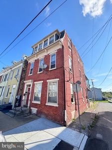 223 S Penn St