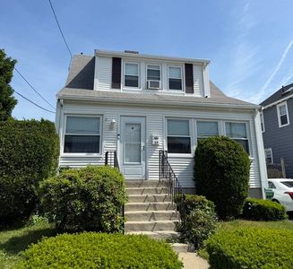 27 Stearns Ave