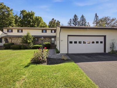 825 Kimry Moor