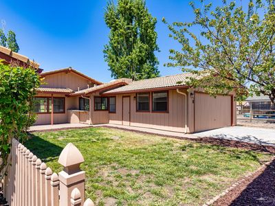 29950 Pinedale Dr