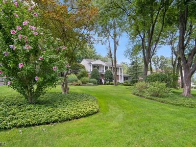 32 Stratford Dr