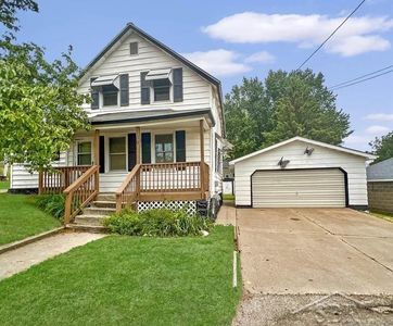 100 W Main St