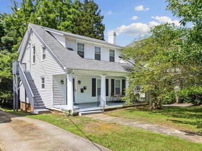 2021 Elizabeth Ave