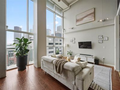 2000 Bagby St APT 7418