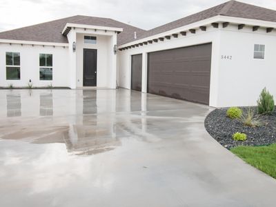 5442 Riviera Ln