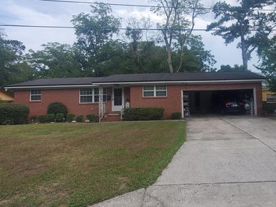 6215 WOODLAWN Court