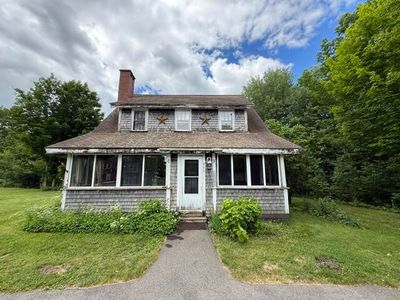 866 Main Street