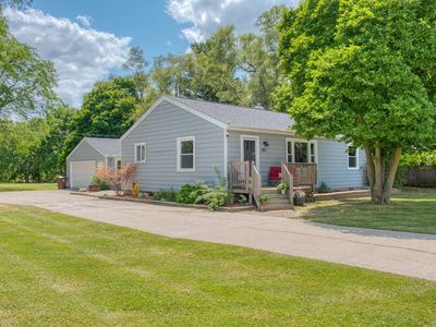 745 Raymond Rd
