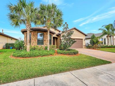 727 SE Boboli Way
