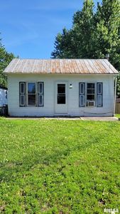 205-207 W Perkins St