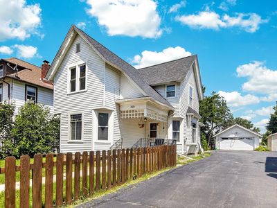 155 W North St