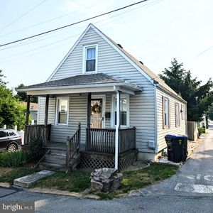 221 S 30th St