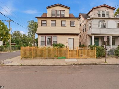 74 Smith St