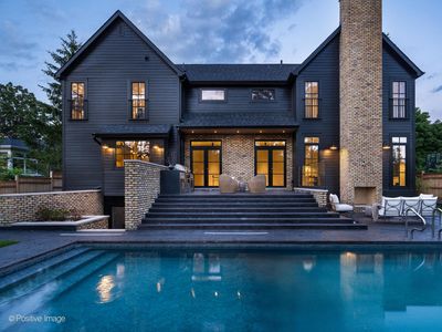 1180 Oak Ridge Dr