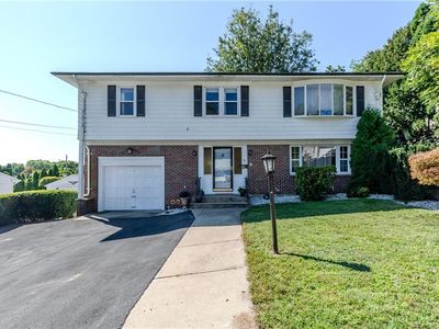 104 Meadow Rd