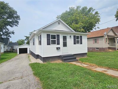 Property at 658 Eccles St, Hillsboro, IL