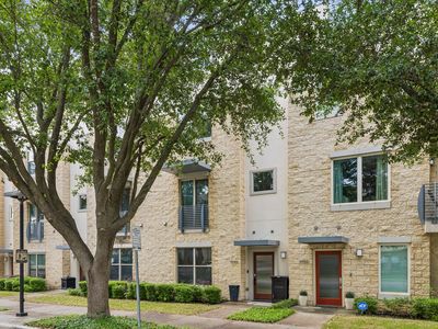 5704 La Vista Dr