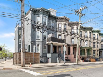 375 Baldwin Ave APT 1R