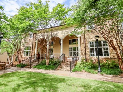 608 Van Buren Ave #8