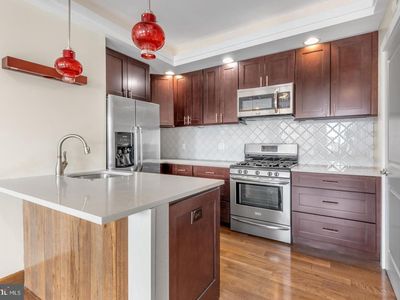 1241 Buttonwood St APT 4C