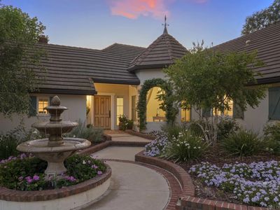 5 Country Glen Rd