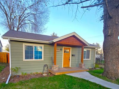 1339 4th Ave E