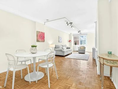 520 E 72nd St APT 8E