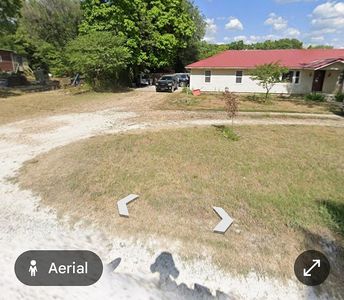 206 S High St