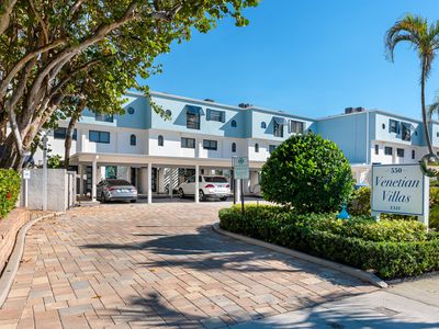 550 NE 21st Avenue #7