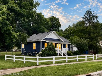 Property at 201 Park Ave, Holly, MI