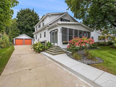 1020 E Park Dr